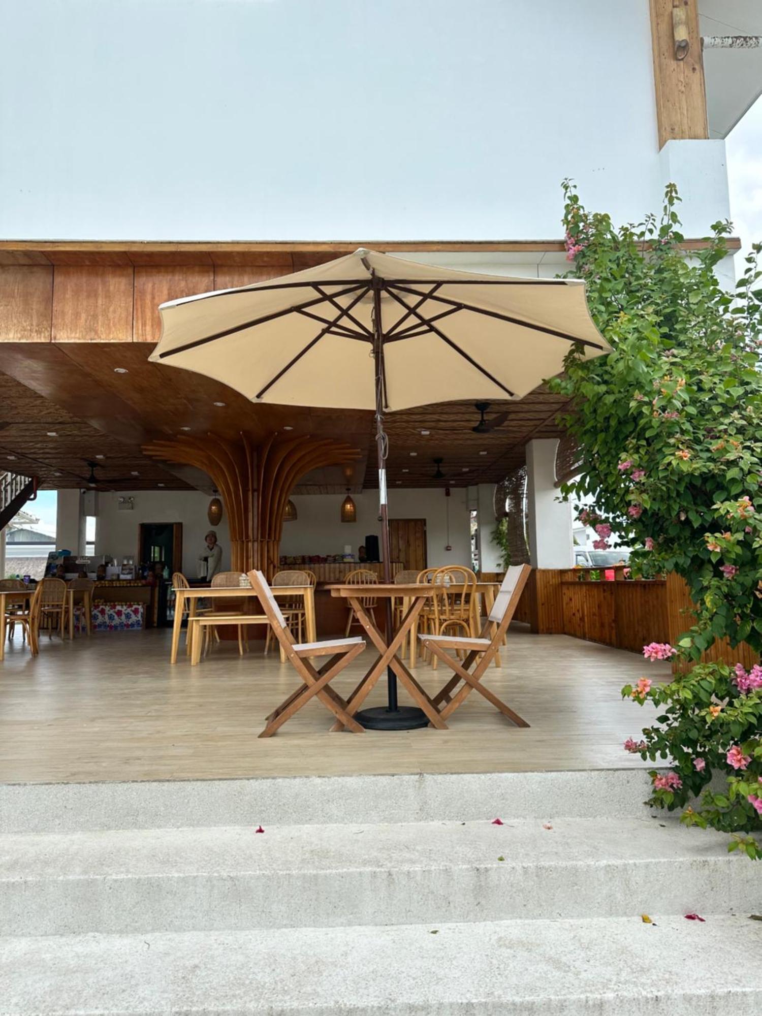 Treeshade Resort & Spa Moalboal Esterno foto